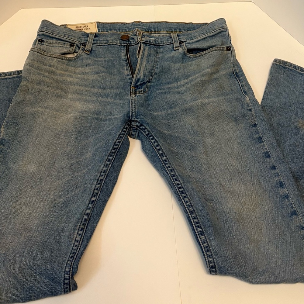 Hollister Men's Classic Blue Straight Jeans